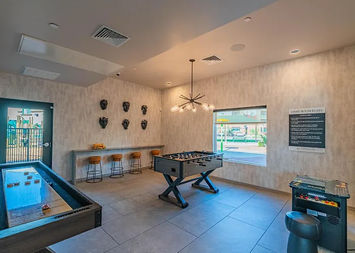 Apartment Spot Near Westagate With Balcony Pool Gym Parking Wd Glendale