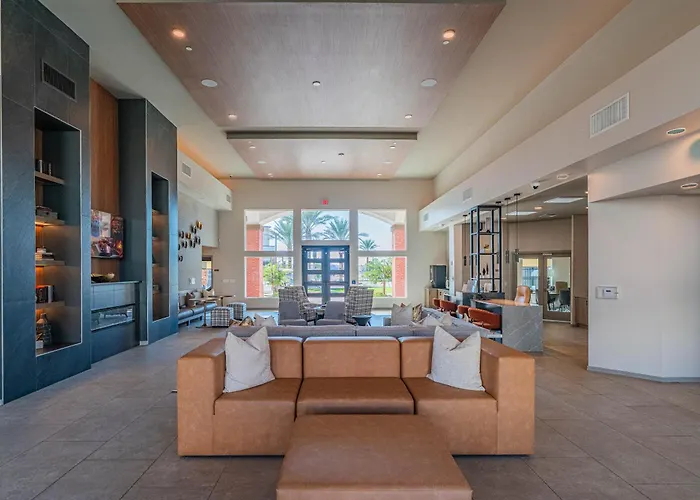 Apartment Spot Near Westagate With Balcony Pool Gym Parking Wd Glendale