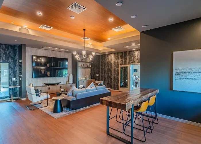 Apartment Spot Near Westagate With Balcony Pool Gym Parking Wd