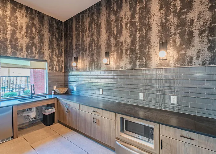 Apartment Spot Near Westagate With Balcony Pool Gym Parking Wd