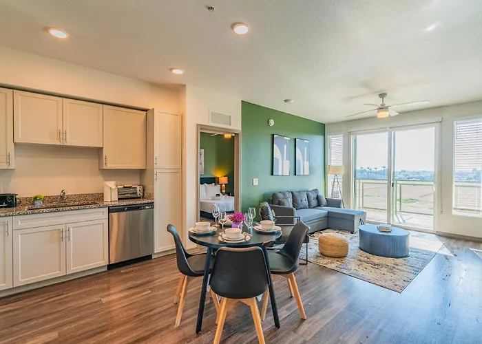 Spot Near Westagate With Balcony Pool Gym Parking Wd