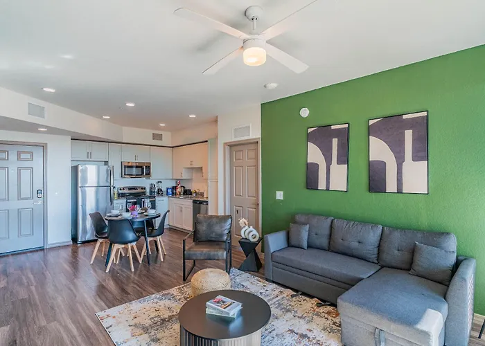 Spot Near Westagate With Balcony Pool Gym Parking Wd Apartment *