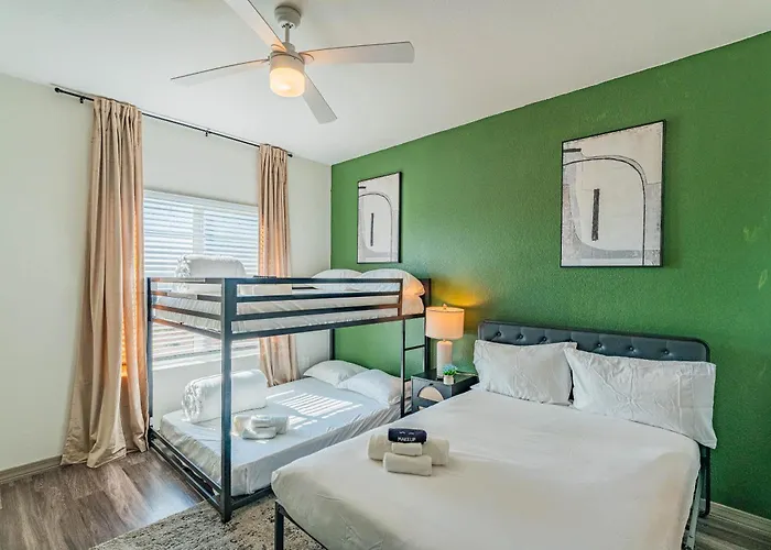 Spot Near Westagate With Balcony Pool Gym Parking Wd Apartment *